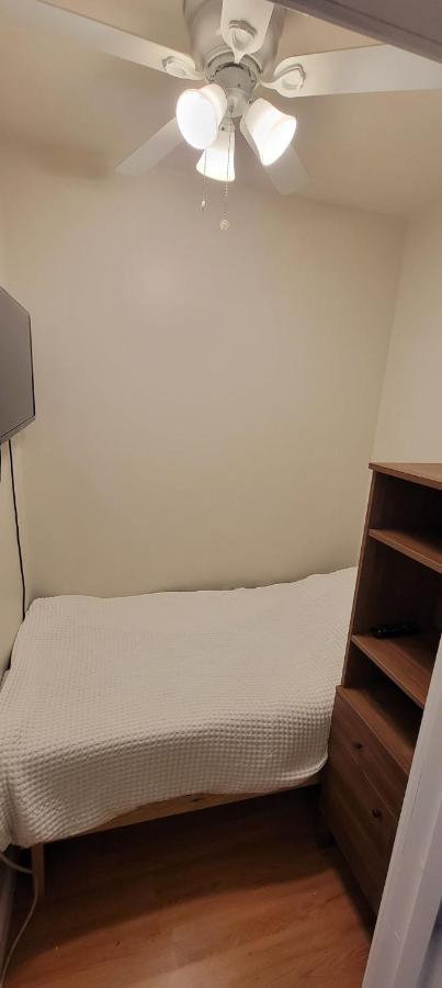 Private Bedroom Near Boston Buitenkant foto
