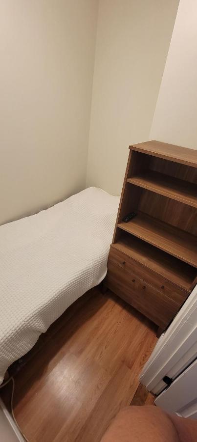 Private Bedroom Near Boston Buitenkant foto